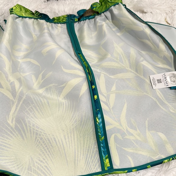 Versace Tropical Print Mini Skirt - Size 44 (US size 10) - Picture 7 of 16
